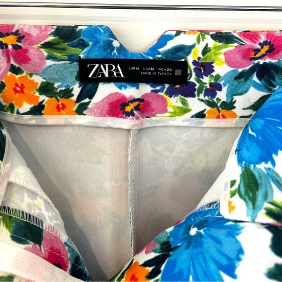 ZARA Floral High Rise Cropped Pants – Size 28/M (Fit Small) - Picture 3 of 6